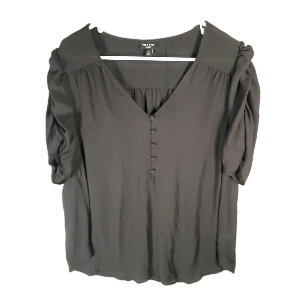 Torrid Top Womens 2 2X Black Harper Button Ruched Sleeve Chiffon Blouse Workwear
